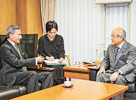 Deepening our friendship with Singapore: Meeting between General Council Chairperson Suzuki and the Foreign Minister of Singapore