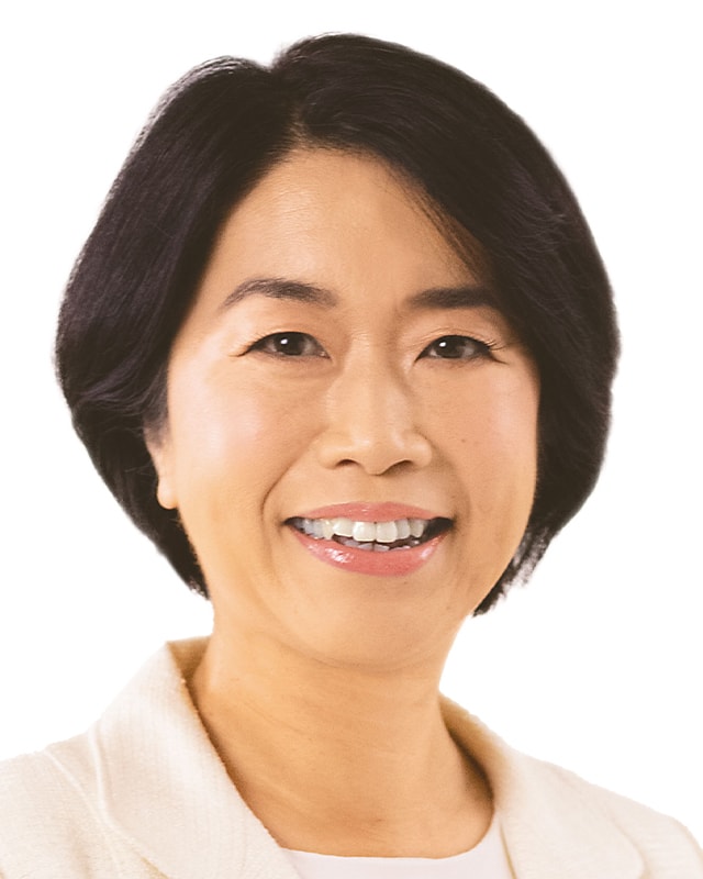 山本 佐知子 氏